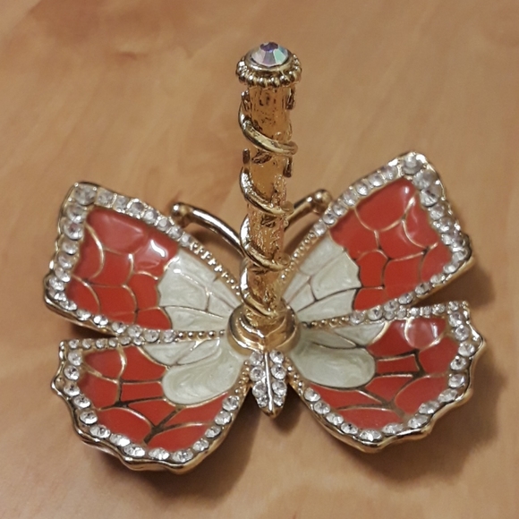 Accessories - 🦋Butterfly Ceramic and Chrystal Ring Keeper🦋